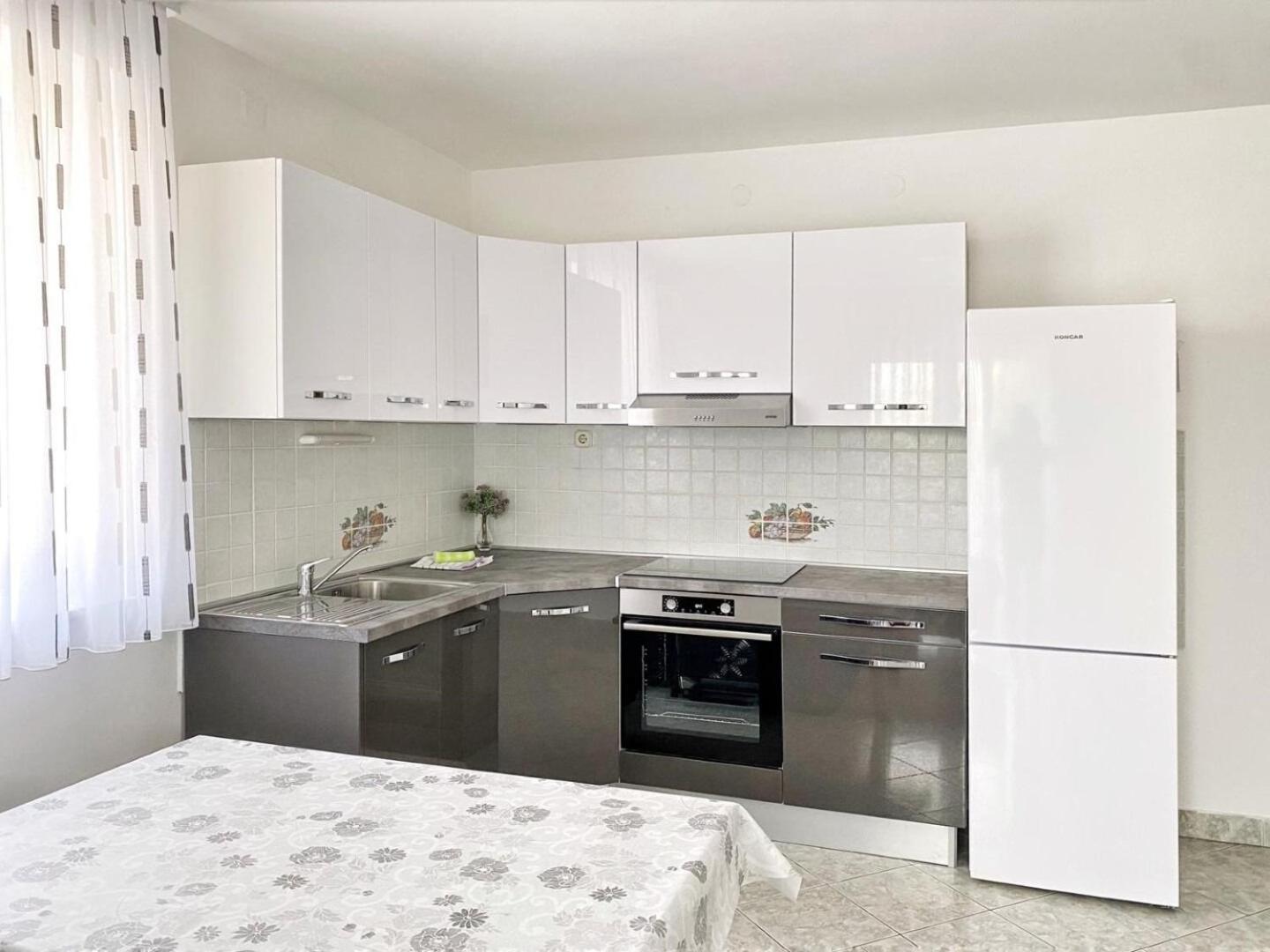 Apartments Vese سفيتي بيتار المظهر الخارجي الصورة
