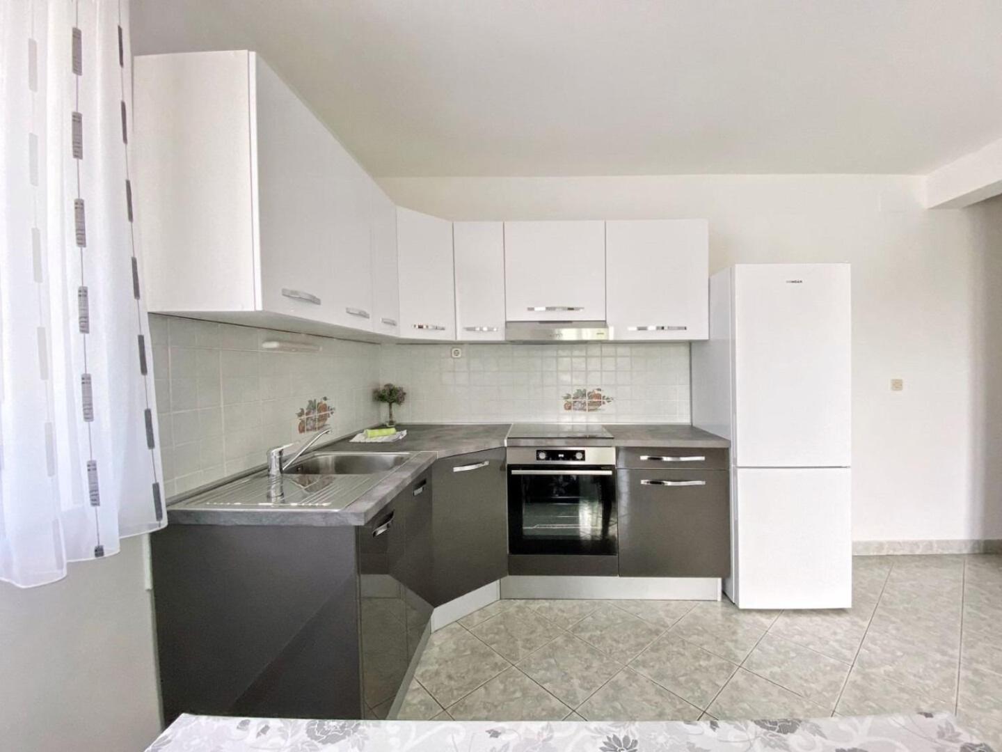 Apartments Vese سفيتي بيتار المظهر الخارجي الصورة